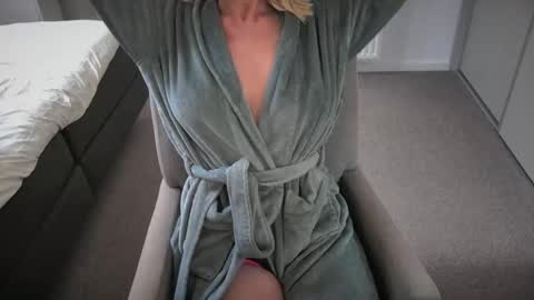 Ambertje040 online show from February 19, 8:22 am