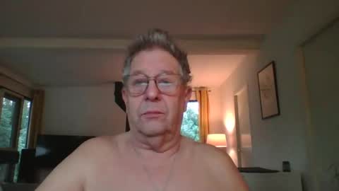 dutchsmooth online show from December 3, 7:32 am