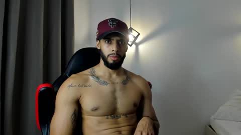 Snapshot of dwaynehoff chatting on March 6, 7:36 am DWAYNIE online show from March 6, 7:36 am