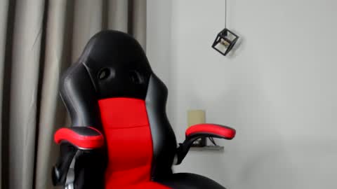 Snapshot of dwaynehoff chatting on March 7, 8:13 am DWAYNIE online show from March 7, 8:13 am