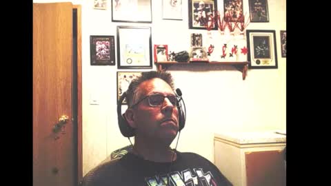 Snapshot of dwinmontana chatting on October 22, 4:57 am dwinmontana online show from October 22, 4:57 am