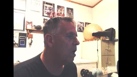 Snapshot of dwinmontana chatting on November 1, 5:31 am dwinmontana online show from November 1, 5:31 am