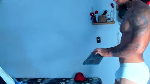 Dylan online show from April 7, 12:44 am