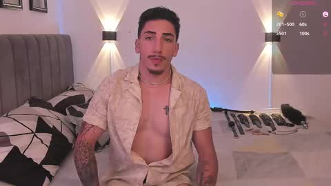 Snapshot of dylan_spencer chatting on December 19, 8:02 pm Bryan model independient online show from December 19, 8:02 pm