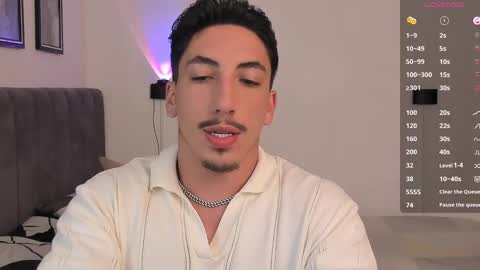 Snapshot of dylan_spencer chatting on February 22, 7:03 pm Bryan model independient online show from February 22, 7:03 pm