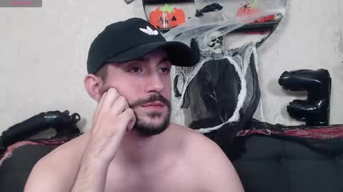 Snapshot of dylan_starxx chatting on October 30, 12:45 am Dylan online show from October 30, 12:45 am