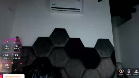 dylan_turner_ online show from September 20, 8:32 pm