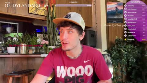 Dylan Daniel 7.8 online show from December 2, 8:33 pm