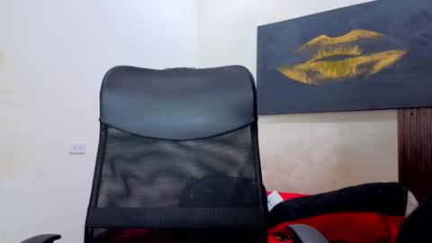 Snapshot of dylanguss chatting on September 16, 11:33 am dylanguss online show from September 16, 11:33 am