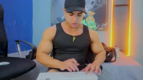 dylanguss online show from November 20, 11:43 am