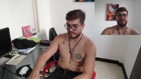 dylanhot10 online show from December 3, 10:07 pm