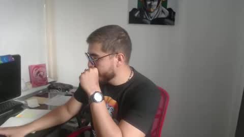 dylanhot10 online show from December 3, 9:57 pm