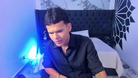 Snapshot of dylanroyce_ chatting on March 4, 11:38 am dylanroyce_ online show from March 4, 11:38 am