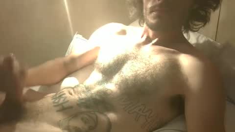 Snapshot of dylp400 chatting on December 19, 9:07 am dylp400 online show from December 19, 9:07 am