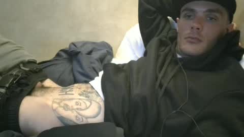 Snapshot of dylp400 chatting on December 27, 7:29 am dylp400 online show from December 27, 7:29 am