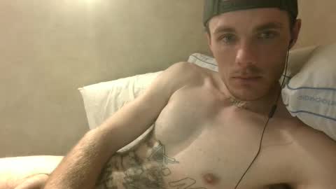 Snapshot of dylp400 chatting on February 2, 2:17 am dylp400 online show from February 2, 2:17 am