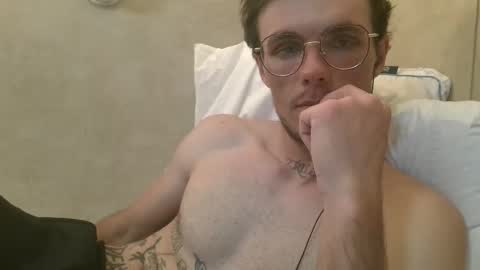 Snapshot of dylp400 chatting on February 6, 8:07 am dylp400 online show from February 6, 8:07 am