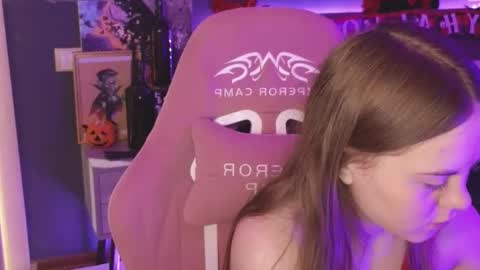 Snapshot of dyna_bae chatting on October 23, 2:11 am Dyna online show from October 23, 2:11 am