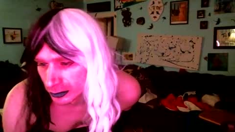 Snapshot of dzlngcharleen chatting on January 12, 11:39 am dzlngcharleen online show from January 12, 11:39 am