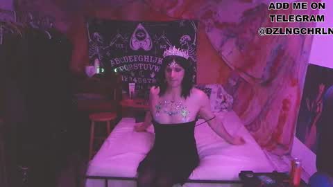 Snapshot of dzlngcharleen chatting on September 10, 8:36 am dzlngcharleen online show from September 10, 8:36 am