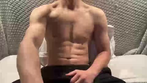 e534563 online show from March 5, 9:33 pm