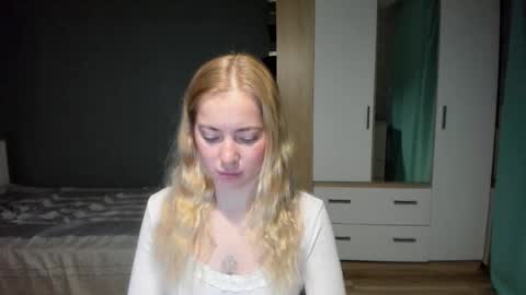 fansly - yourbestbaby online show from December 22, 3:58 am