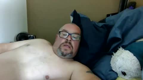 Snapshot of eagle4u chatting on February 24, 1:53 pm eagle4u online show from February 24, 1:53 pm