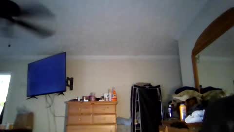 Snapshot of eagle4u chatting on December 1, 4:34 pm eagle4u online show from December 1, 4:34 pm