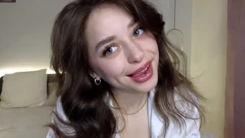 Snapshot of earlenebigge chatting on October 12, 2:10 am Kriss online show from October 12, 2:10 am