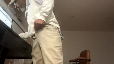 Snapshot of easternjerk chatting on October 24, 12:23 pm easternjerk online show from October 24, 12:23 pm