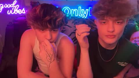 Snapshot of eastinwestin chatting on February 26, 8:57 am eastinwestin online show from February 26, 8:57 am