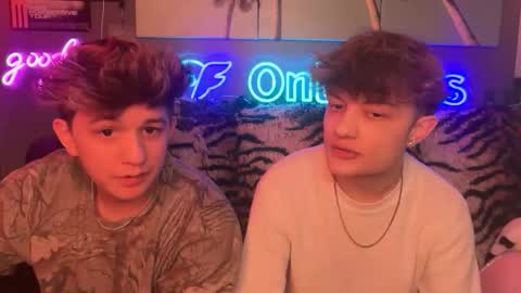 Snapshot of eastinwestin chatting on March 3, 9:15 am eastinwestin online show from March 3, 9:15 am