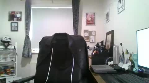 Snapshot of eastmidssoul chatting on September 17, 7:54 am eastmidssoul online show from September 17, 7:54 am