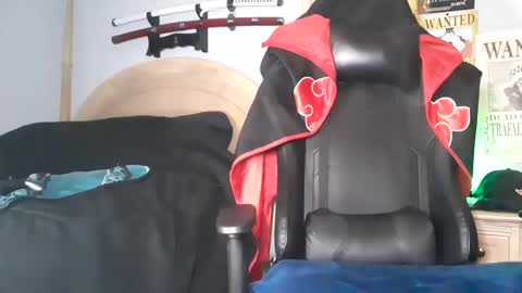 TWITTER   INSTAGRAM    easybreezy20   ONLINE 1230 AM TO 7AM online show from February 15, 7:27 am