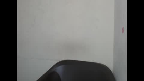 Snapshot of eatuupx chatting on December 19, 1:07 pm eatuupx online show from December 19, 1:07 pm