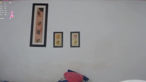 Laraand Drake online show from January 11, 8:22 am