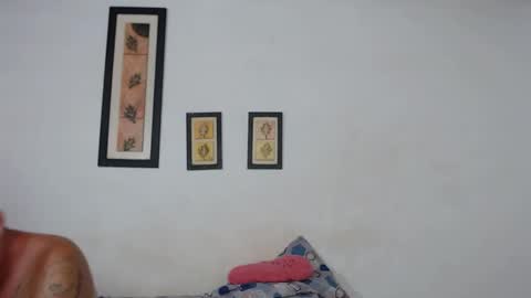 Laraand Drake online show from January 27, 7:24 am