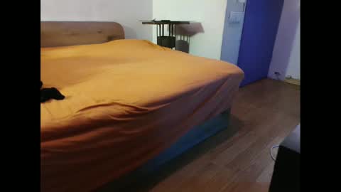 Snapshot of eblata chatting on February 14, 1:45 am shy yoong cross online show from February 14, 1:45 am