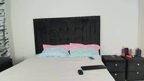 Snapshot of ebony_angelina chatting on September 21, 7:15 pm Angelina online show from September 21, 7:15 pm