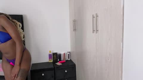 Snapshot of ebony_arya chatting on September 24, 10:02 pm Arya online show from September 24, 10:02 pm