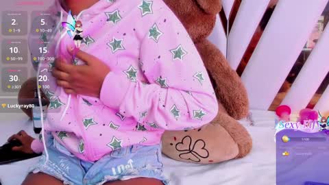 Luci  online show from December 6, 2:02 am