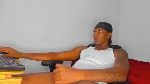 Snapshot of ebony_brandons chatting on March 2, 9:54 pm Brandon online show from March 2, 9:54 pm