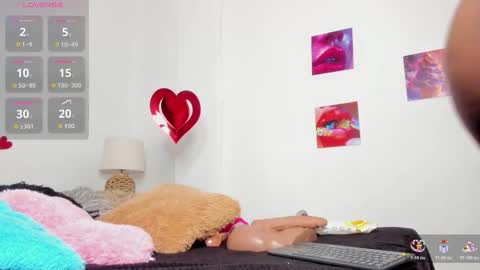 ebony_cute9 online show from February 25, 7:12 pm