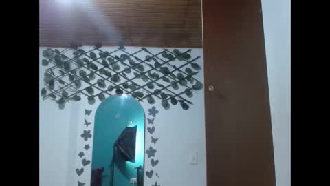 ebony_luna1 online show from April 20, 12:52 pm