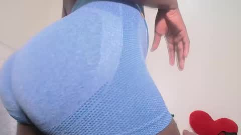 Snapshot of ebony_pearl69 chatting on October 14, 3:46 pm ebony_pearl69 online show from October 14, 3:46 pm