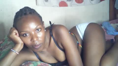 Snapshot of ebony_phoenix12 chatting on November 7, 9:09 am ebony_phoenix12 online show from November 7, 9:09 am