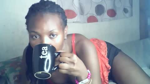 Snapshot of ebony_phoenix12 chatting on November 29, 9:18 pm ebony_phoenix12 online show from November 29, 9:18 pm