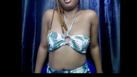 Snapshot of ebony_queenx chatting on November 16, 11:27 am Queen online show from November 16, 11:27 am