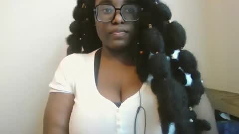 Snapshot of ebonybigtitqueen3 chatting on November 4, 1:54 pm ebonybigtitqueen3 online show from November 4, 1:54 pm