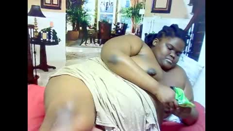 Snapshot of ebonyhotbuns4u2luv chatting on March 6, 11:09 pm ebonyhotbuns4u2luv online show from March 6, 11:09 pm